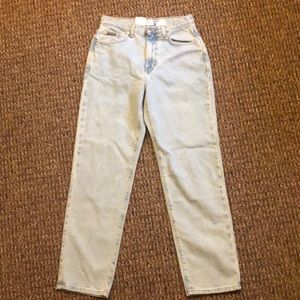 NWT Calvin Klein women’s easyfit blue jeans size 6